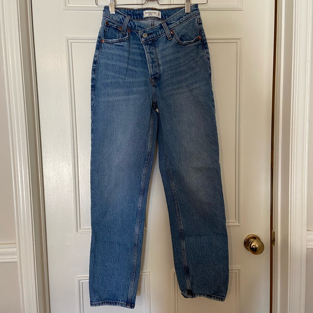 Abercrombie & Fitch High Rise Dad Jeans